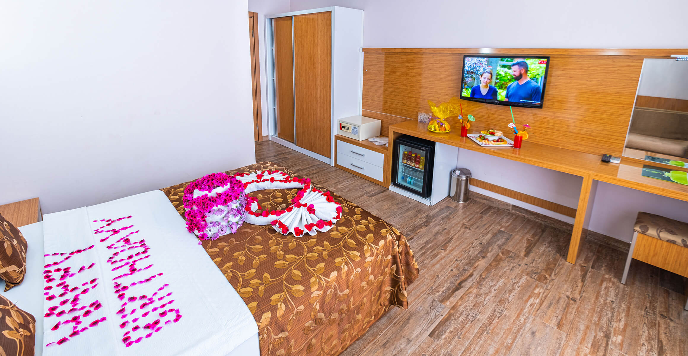 Standart Odalar || Tuğra Suit Otel Alanya